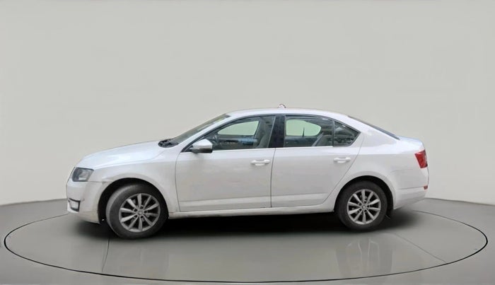 2014 Skoda Octavia AMBITION 2.0 TDI AT, Diesel, Automatic, 1,55,034 km, exterior