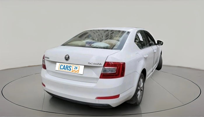 2014 Skoda Octavia AMBITION 2.0 TDI AT, Diesel, Automatic, 1,55,034 km, exterior