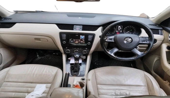 2014 Skoda Octavia AMBITION 2.0 TDI AT, Diesel, Automatic, 1,55,034 km, interior