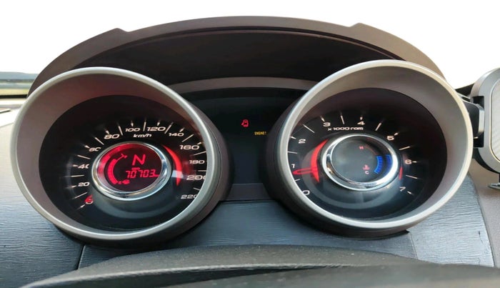 2015 Mahindra XUV500 W6, Diesel, Manual, 70,703 km, interior