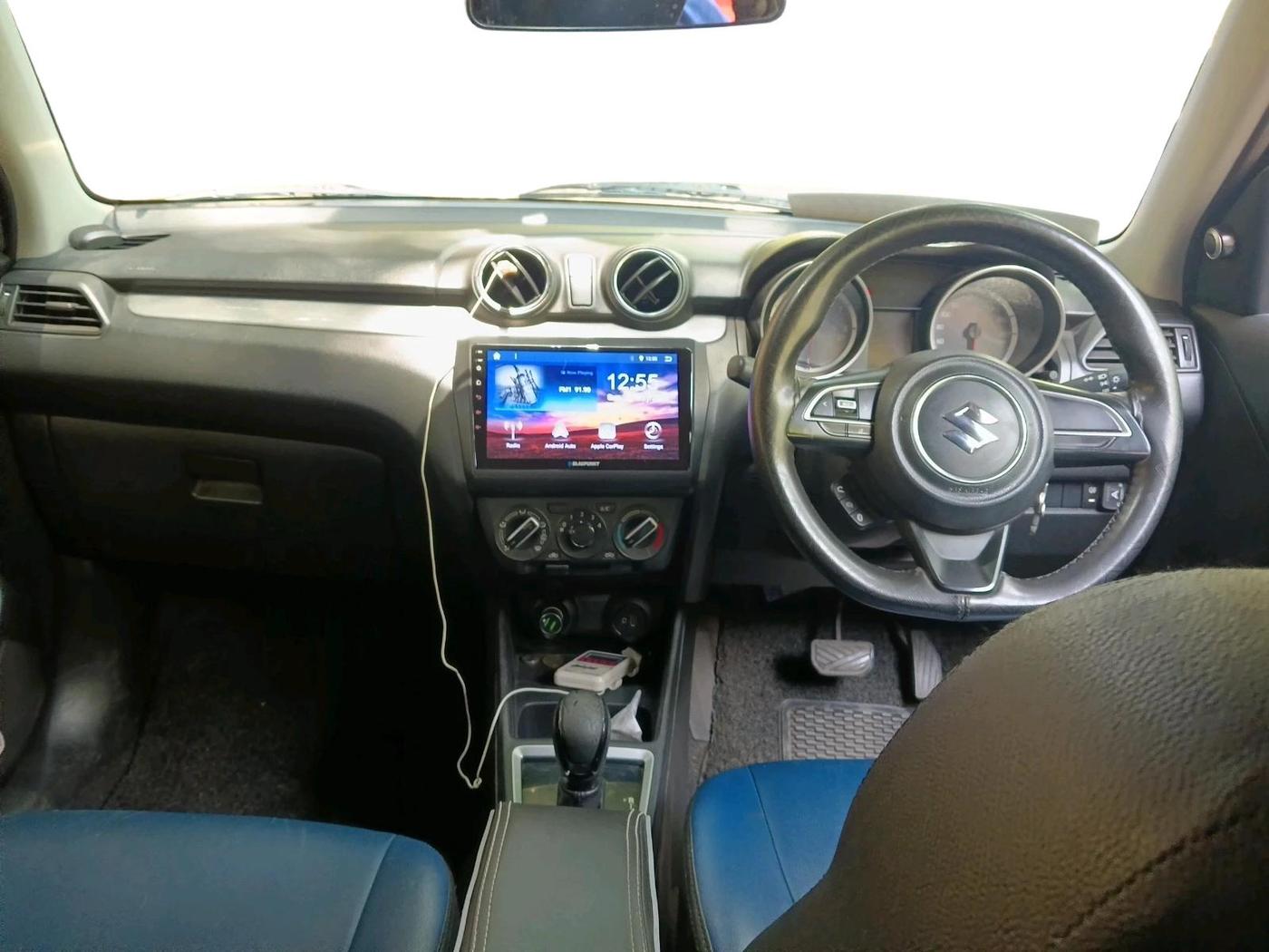 2018 Maruti Swift VXI AMT, CNG, Automatic, 54,000 km, interior