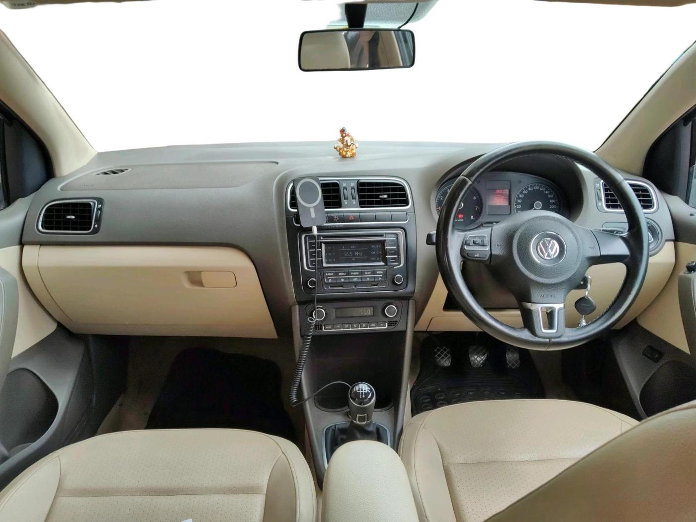 2013 Volkswagen Vento HIGHLINE 1.6 MPI, Petrol, Manual, 85,712 km, interior