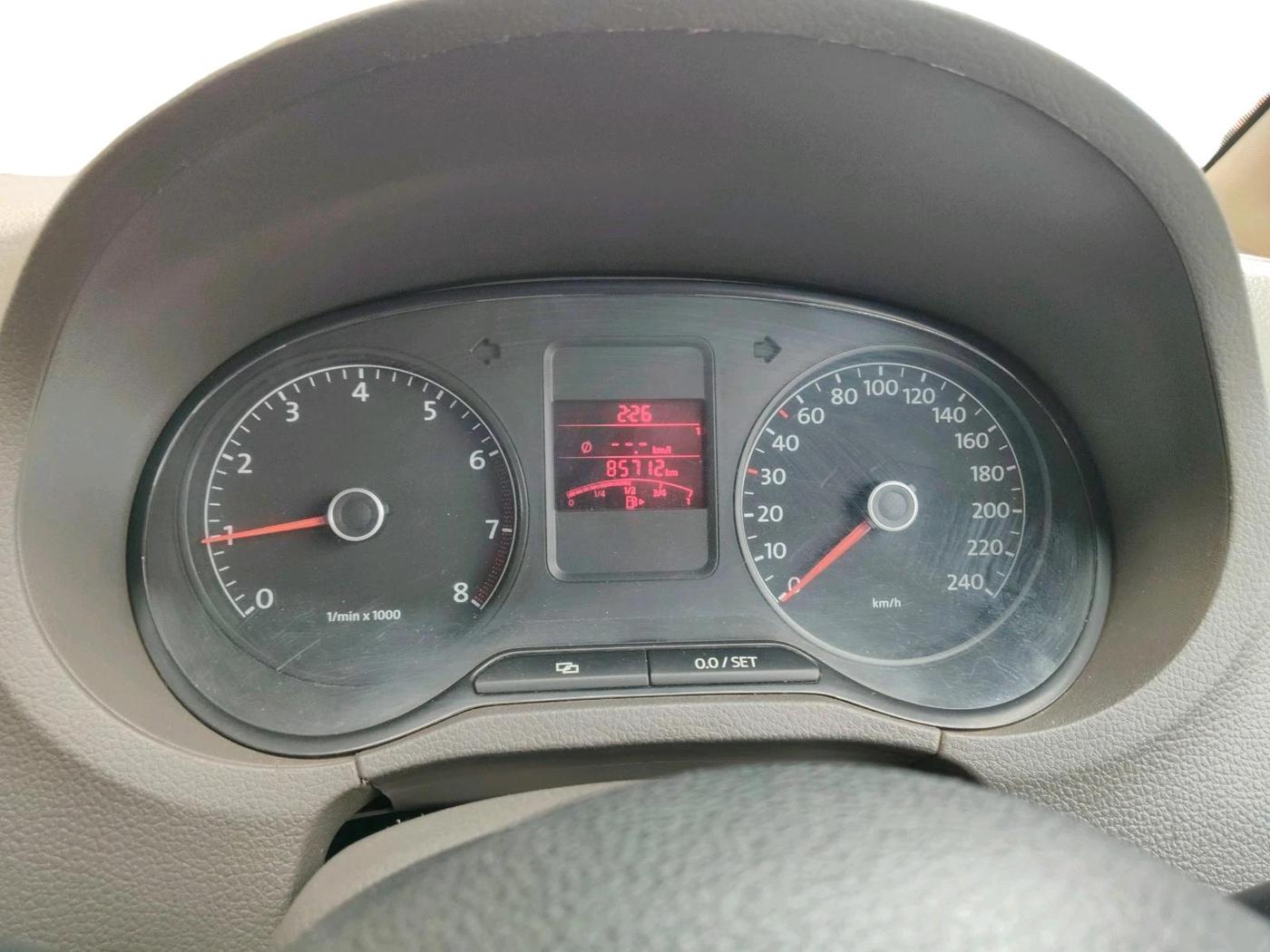 2013 Volkswagen Vento HIGHLINE 1.6 MPI, Petrol, Manual, 85,712 km, interior