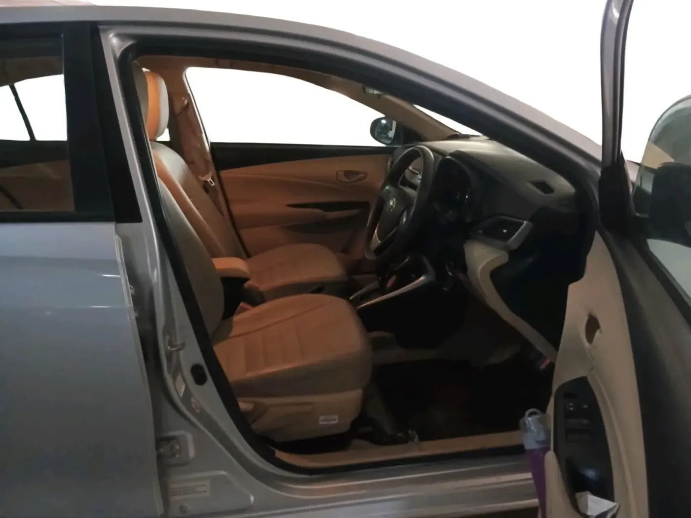 2018 Toyota YARIS J CVT, Petrol, Automatic, 82,000 km, interior