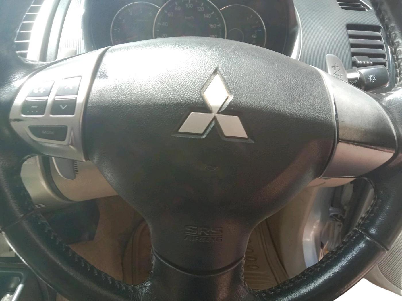 2015 Mitsubishi Pajero Sport 2.5 AT 4X2, Diesel, Automatic, 66,119 km, interior