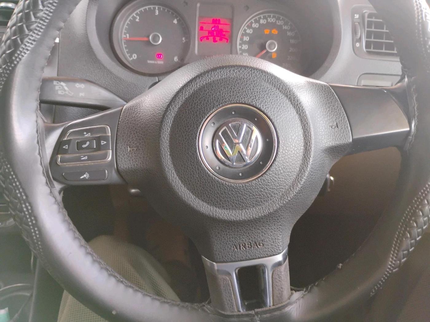 2011 Volkswagen Polo HIGHLINE DIESEL, Diesel, Manual, 1,46,120 km, interior