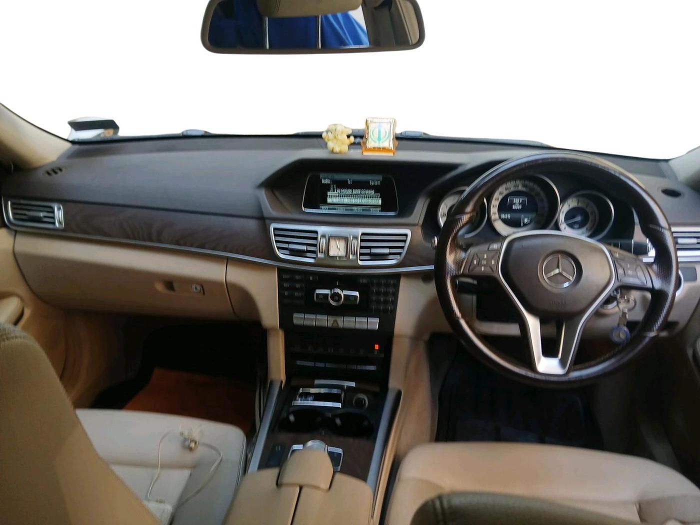 2014 Mercedes Benz E Class E 200 CGI AVANTGARDE, Petrol, Automatic, 40,207 km, interior