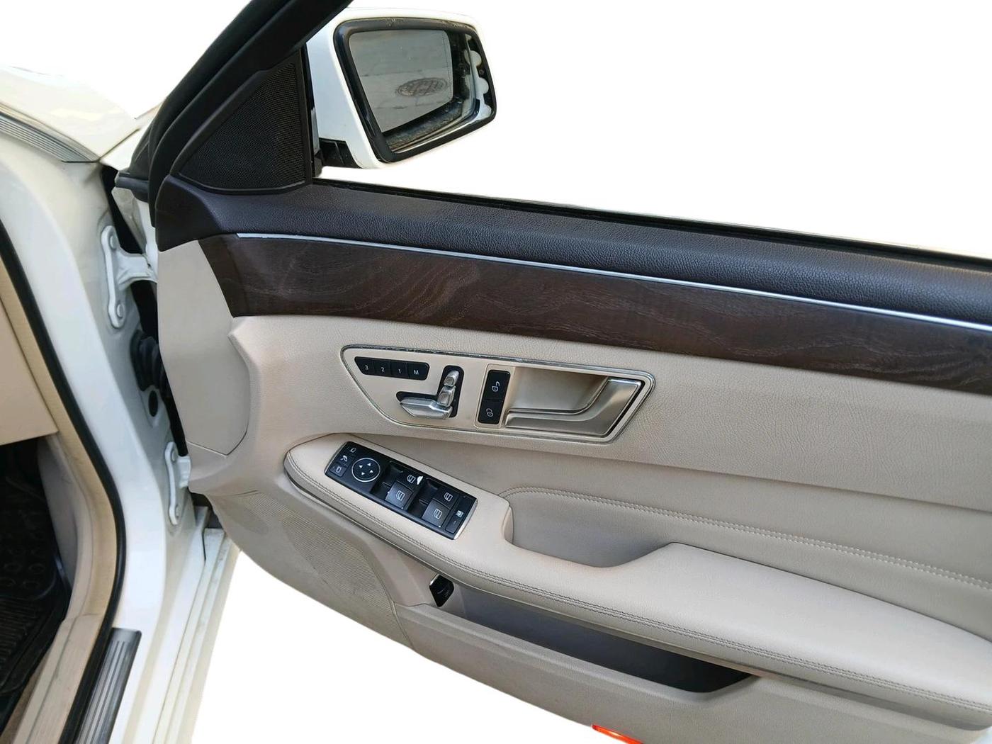 2014 Mercedes Benz E Class E 200 CGI AVANTGARDE, Petrol, Automatic, 40,207 km, interior