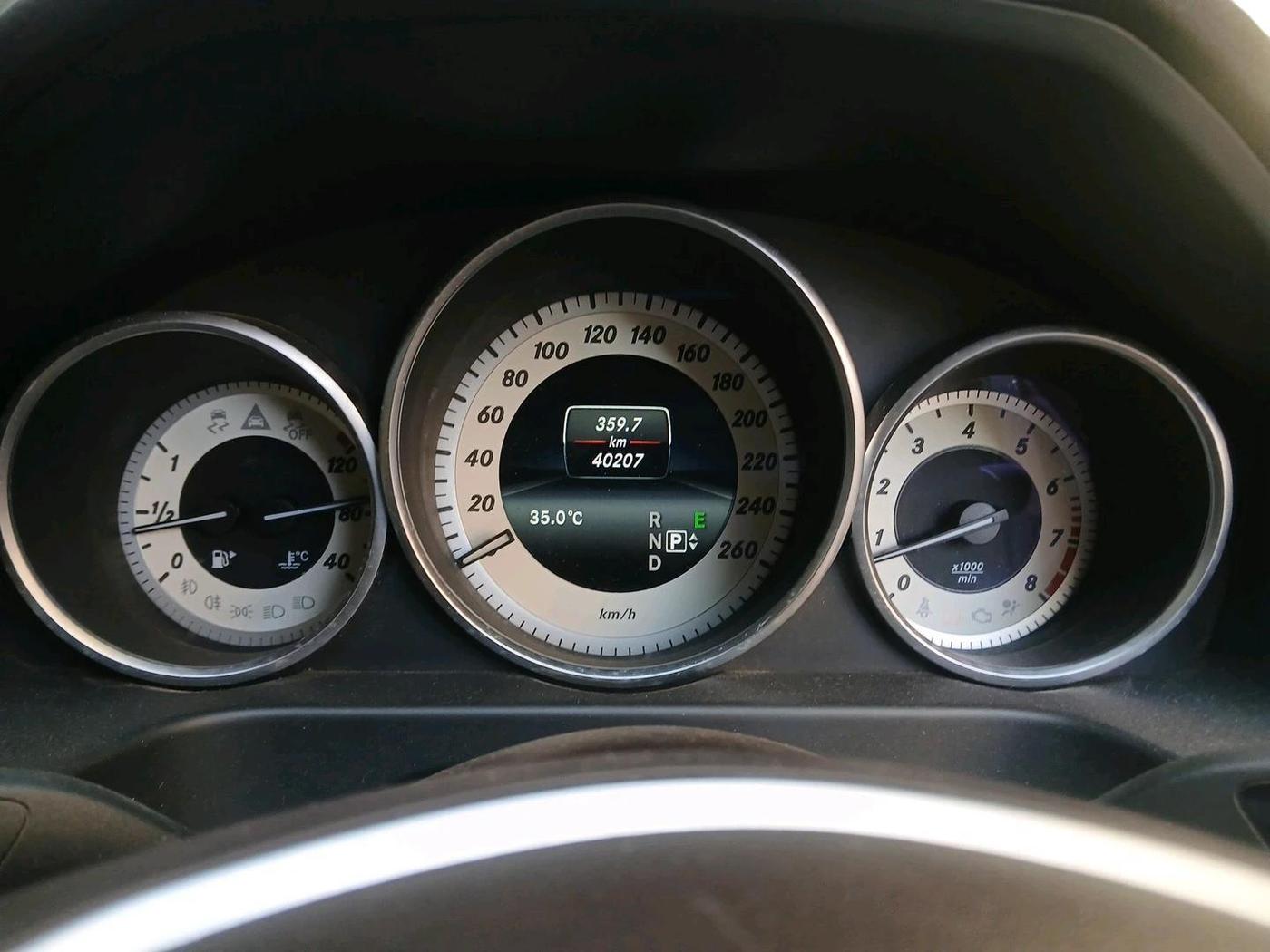 2014 Mercedes Benz E Class E 200 CGI AVANTGARDE, Petrol, Automatic, 40,207 km, interior