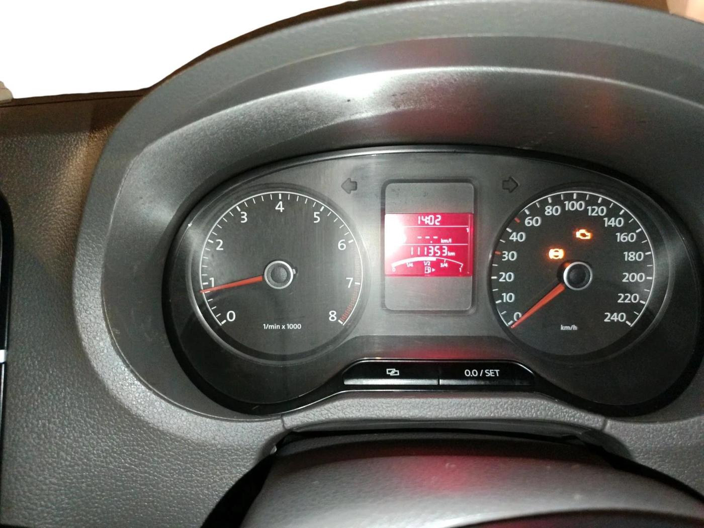 2011 Volkswagen Vento HIGHLINE 1.6 MPI, Petrol, Manual, 1,11,353 km, interior