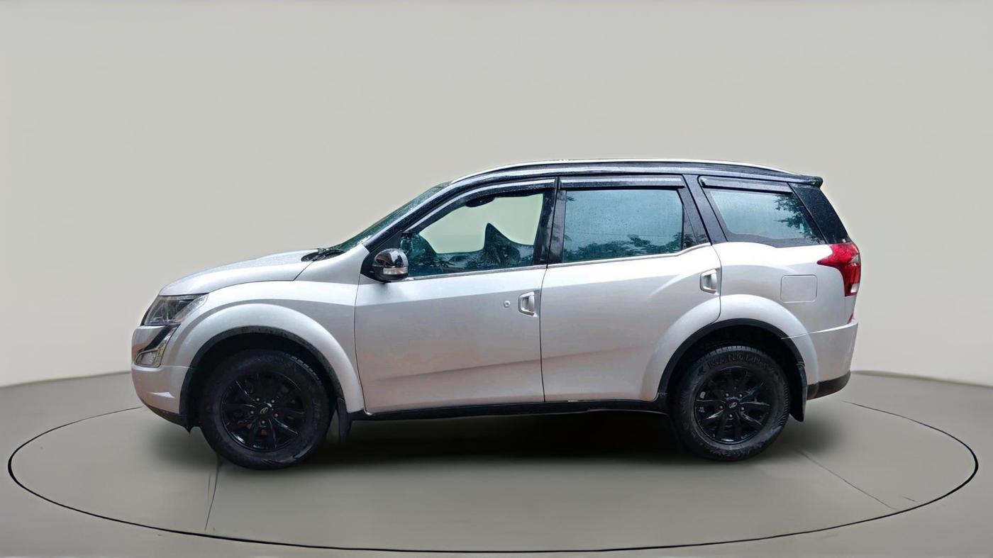 2018 Mahindra XUV500 W11 AT, Diesel, Automatic, 86,239 km, exterior