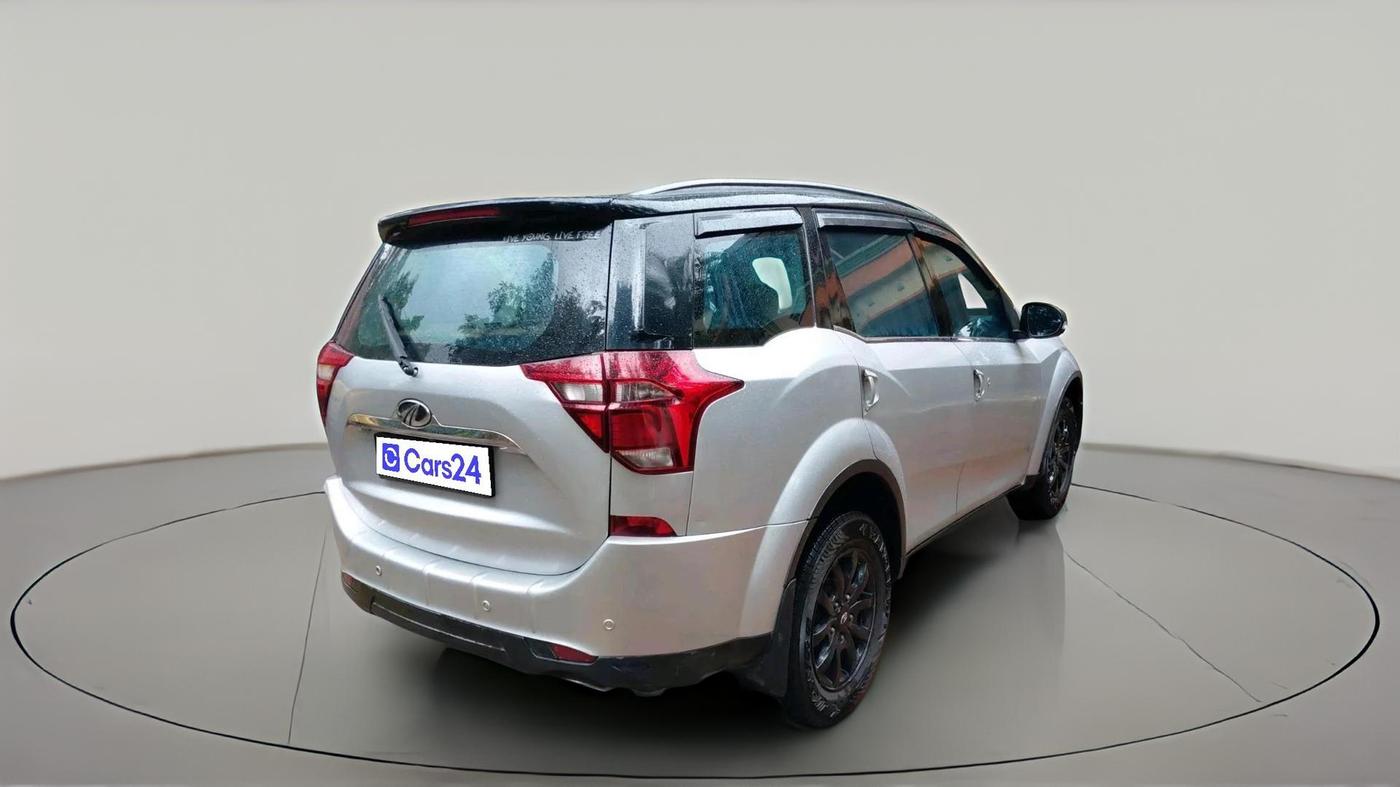 2018 Mahindra XUV500 W11 AT, Diesel, Automatic, 86,239 km, exterior