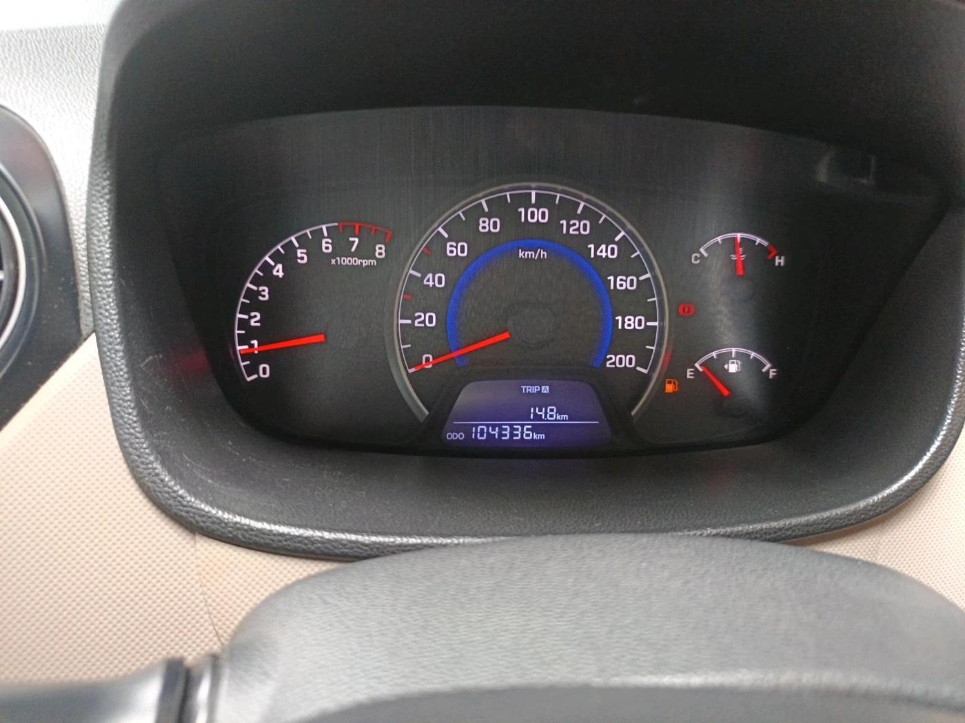 2015 Hyundai Grand i10 SPORTZ 1.2 KAPPA VTVT, CNG, Manual, 1,04,336 km, interior