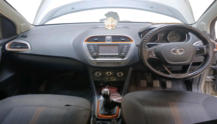 2018 Tata TIAGO NRG PETROL, CNG, Manual, 97,884 km, interior
