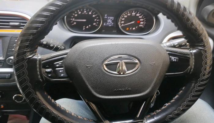 2018 Tata TIAGO NRG PETROL, CNG, Manual, 97,884 km, interior