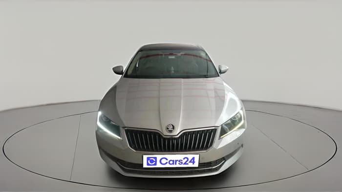 2017 Skoda Superb STYLE 2.0 TDI AT, Diesel, Automatic, 67,929 km, exterior