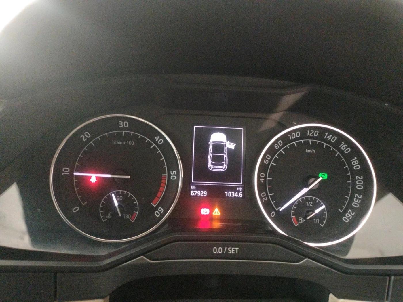 2017 Skoda Superb STYLE 2.0 TDI AT, Diesel, Automatic, 67,929 km, interior