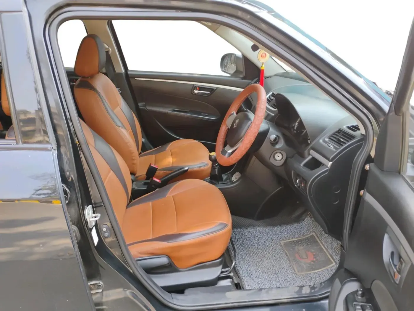 2012 Maruti Swift VXI, CNG, Manual, 42,851 km, interior