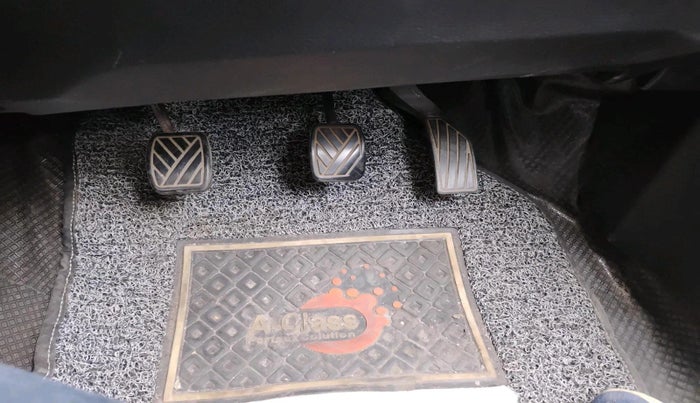 2012 Maruti Swift VXI, CNG, Manual, 42,851 km, interior