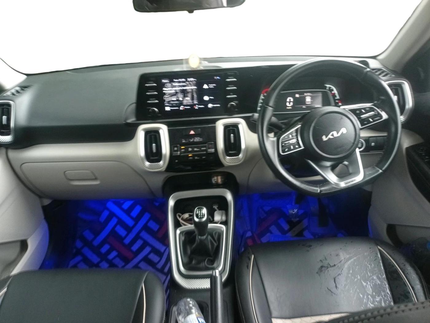 2022 KIA SONET HTX 1.0 IMT, Petrol, Manual, 27,458 km, interior