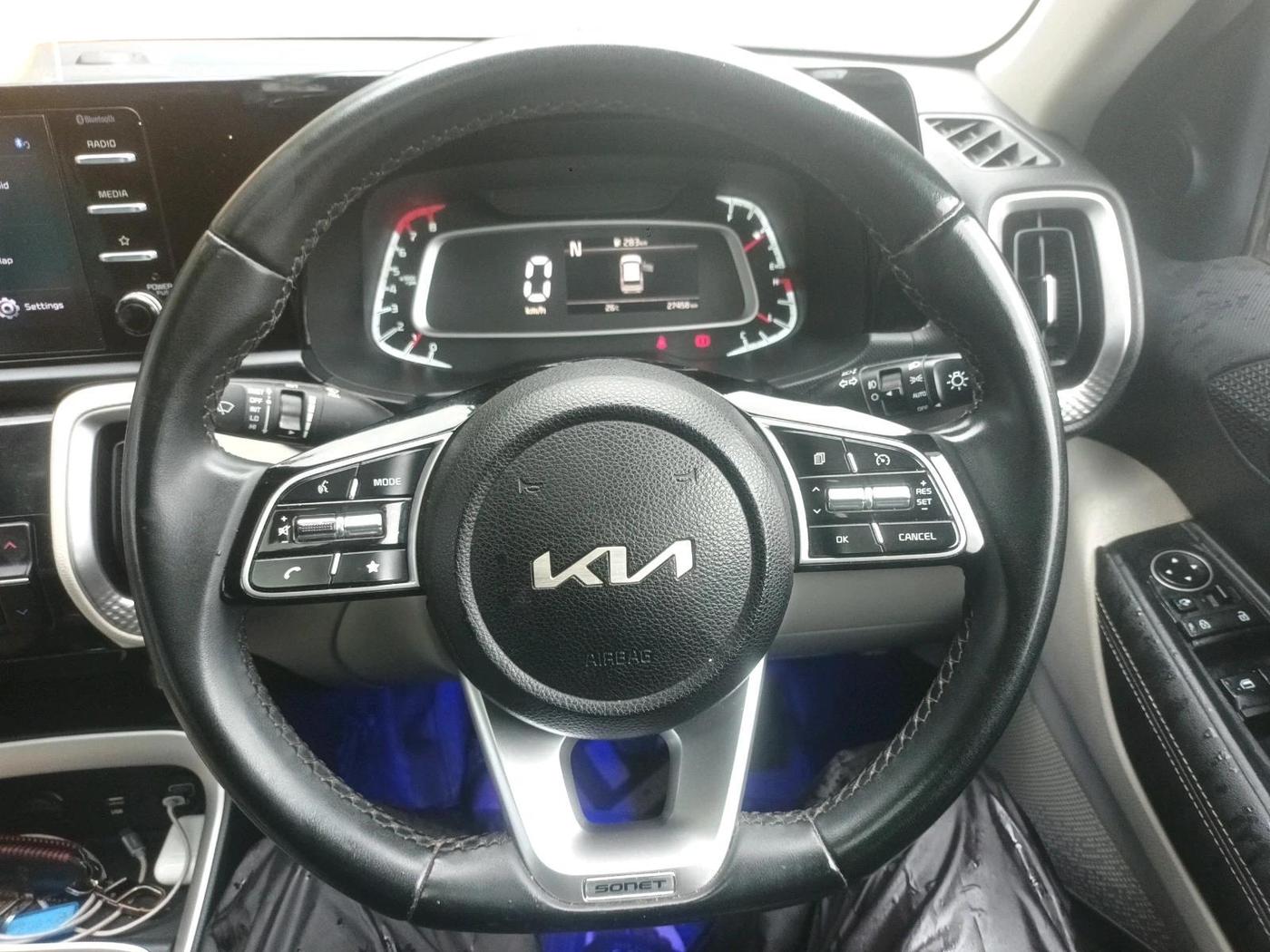 2022 KIA SONET HTX 1.0 IMT, Petrol, Manual, 27,458 km, interior