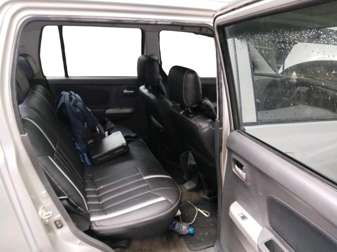 2011 Maruti Wagon R 1.0 VXI, Petrol, Manual, 1,21,833 km, interior