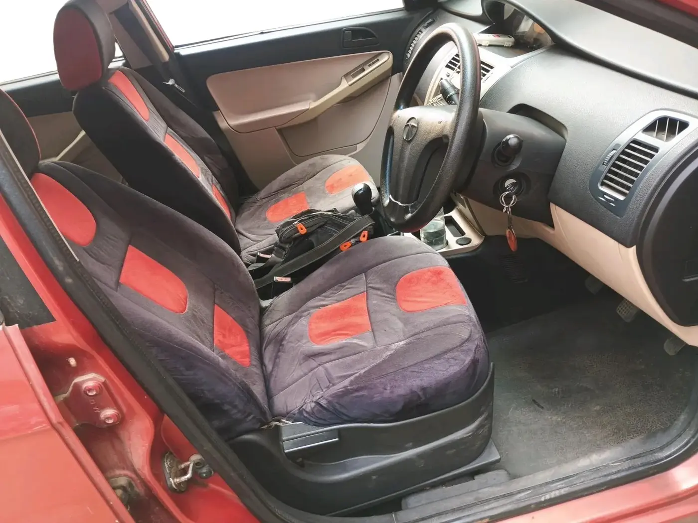 2010 Tata Indica Vista AQUA QUADRAJET, Diesel, Manual, 32,309 km, interior