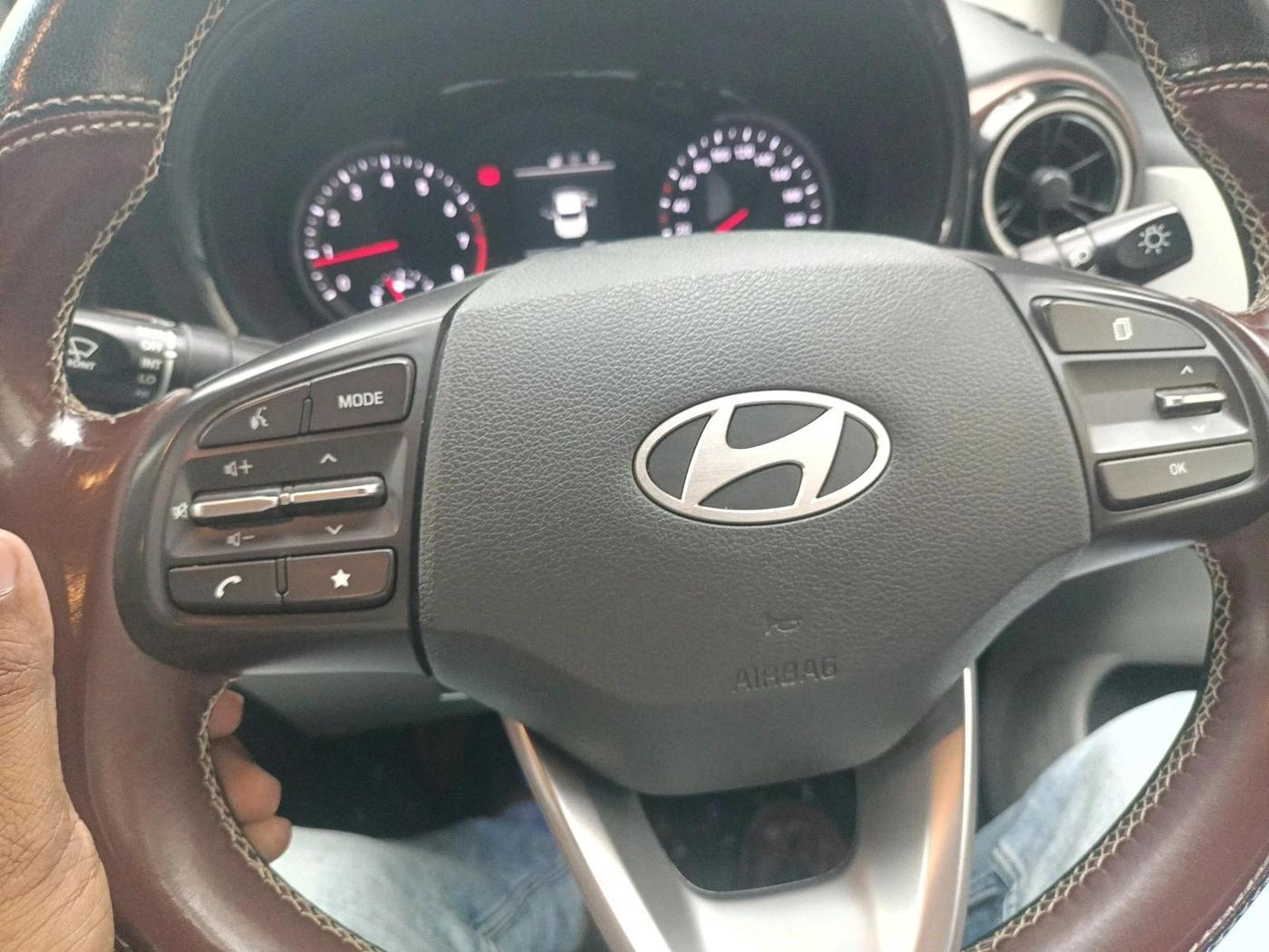 2025 Hyundai AURA SX 1.2 CNG, CNG, Manual, 27,290 km, interior
