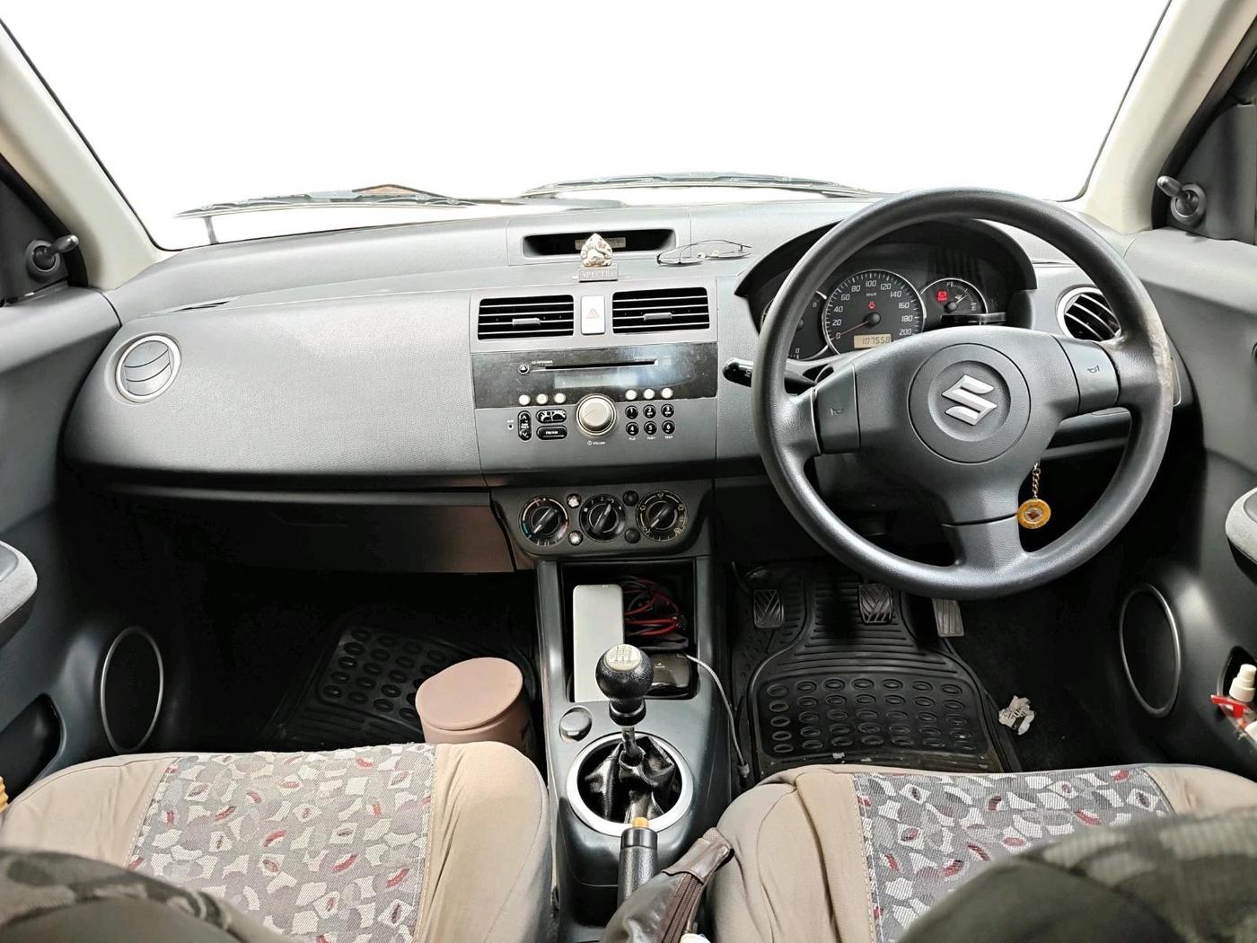 2011 Maruti Swift VXI, Petrol, Manual, 1,07,558 km, interior