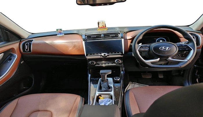 2024 Hyundai ALCAZAR PLATINUM (O) 7STR 1.5 AT, Petrol, Automatic, 14,247 km, interior