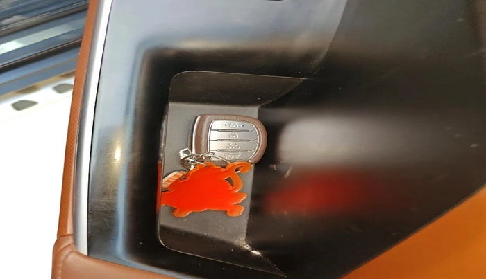 2024 Hyundai ALCAZAR PLATINUM (O) 7STR 1.5 AT, Petrol, Automatic, 14,247 km, interior