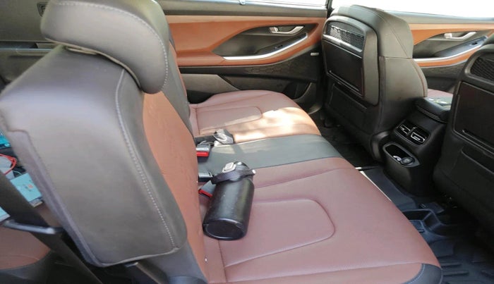 2024 Hyundai ALCAZAR PLATINUM (O) 7STR 1.5 AT, Petrol, Automatic, 14,247 km, interior