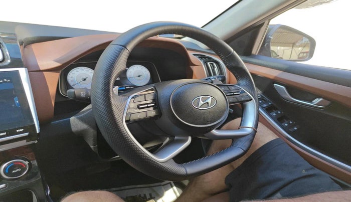 2024 Hyundai ALCAZAR PLATINUM (O) 7STR 1.5 AT, Petrol, Automatic, 14,247 km, interior