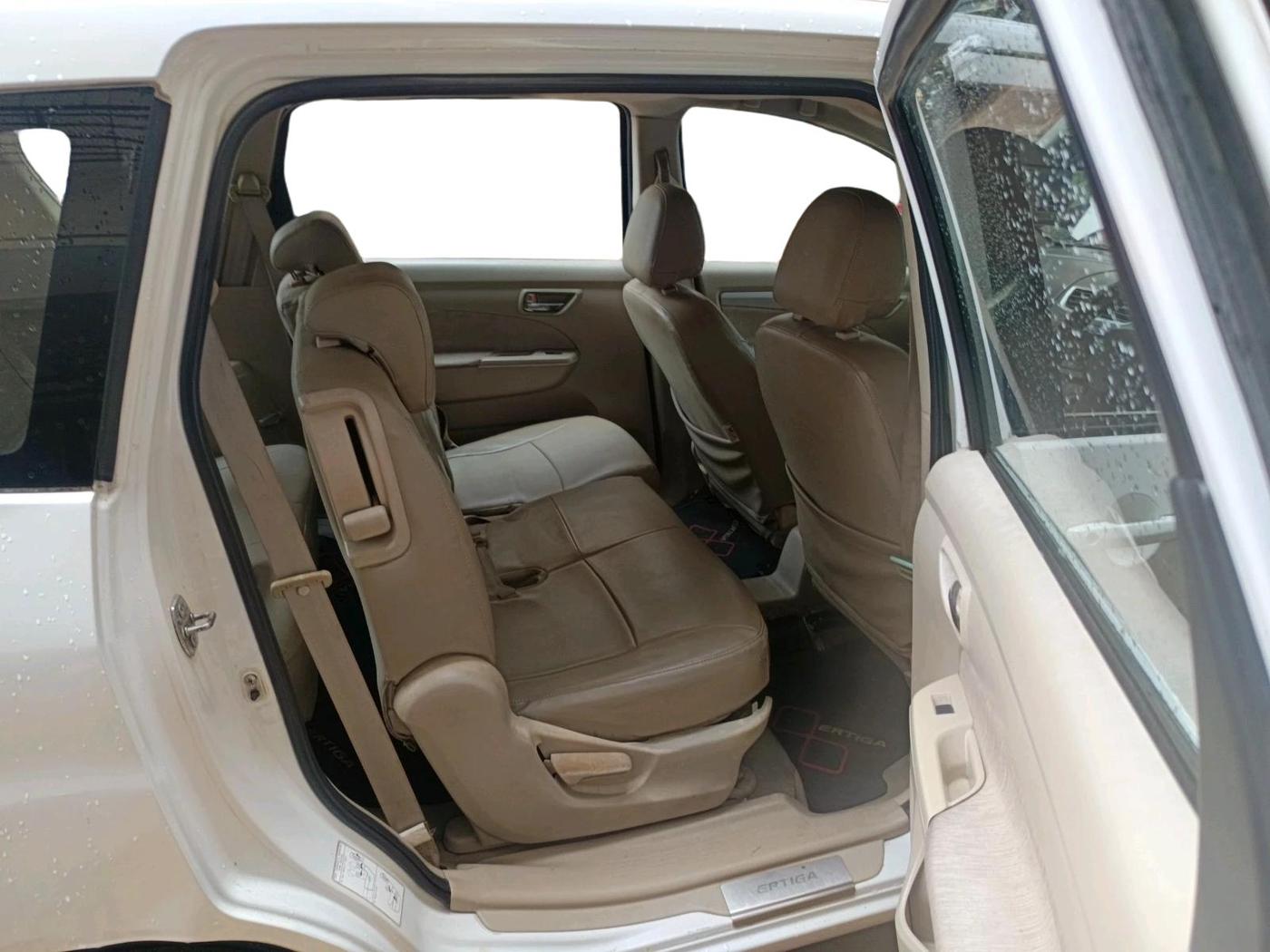 2013 Maruti Ertiga VXI CNG, CNG, Manual, 94,400 km, interior