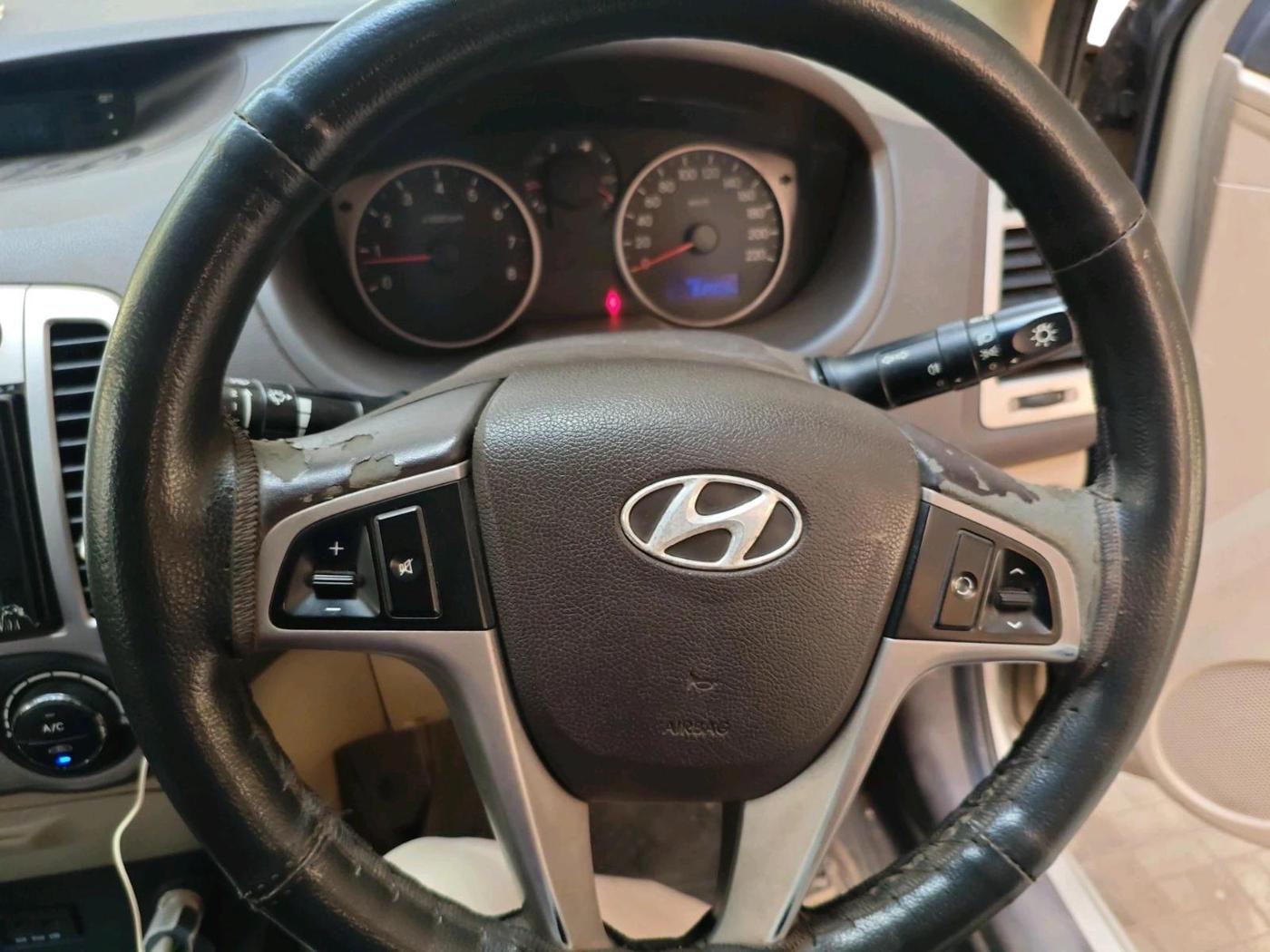 2011 Hyundai i20 SPORTZ 1.2, Petrol, Manual, 83,903 km, interior