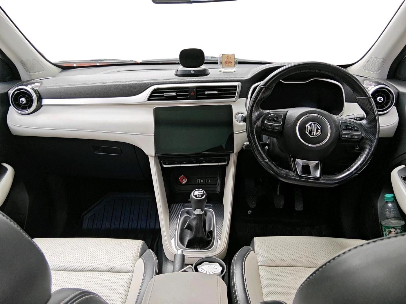 2022 MG ASTOR SHARP EX 1.5 MT, Petrol, Manual, 20,859 km, interior