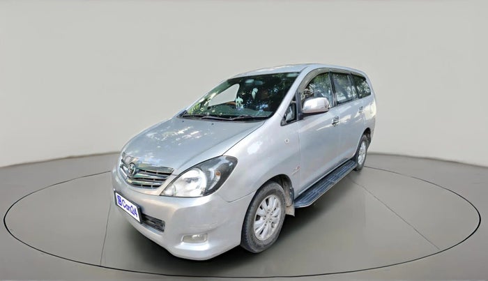 2011 Toyota Innova V 2.5 8 STR, Diesel, Manual, 3,25,740 km, exterior