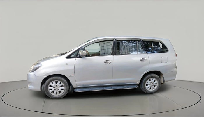 2011 Toyota Innova V 2.5 8 STR, Diesel, Manual, 3,25,740 km, exterior