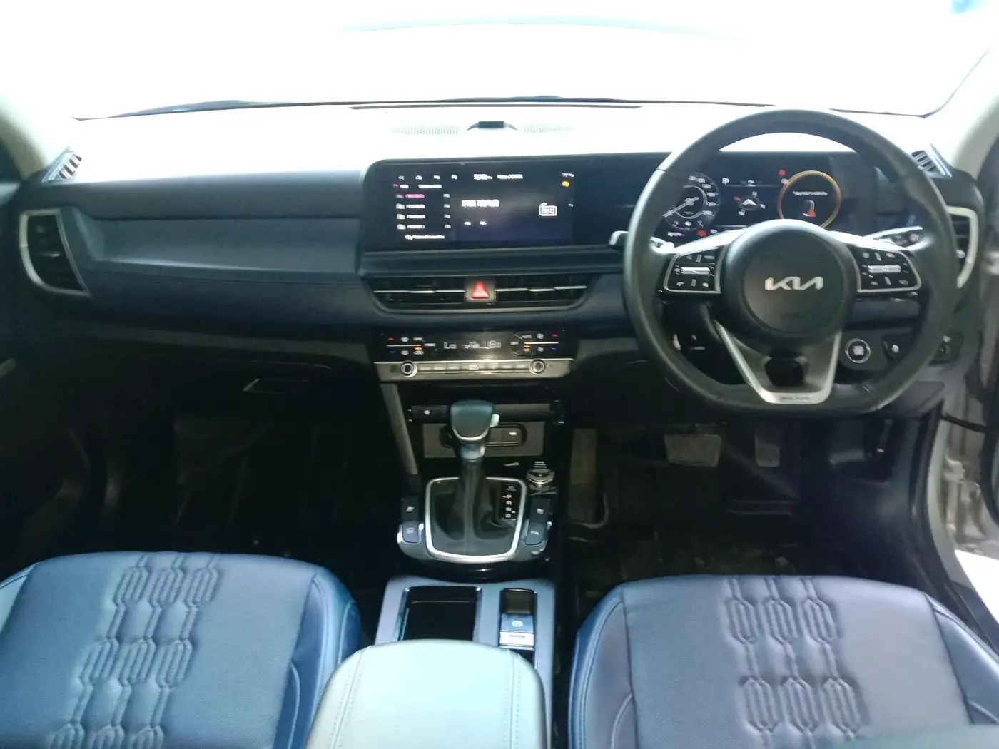 2025 KIA SELTOS HTX (O) 1.5 Petrol iVT, Petrol, Automatic, 4,262 km, interior