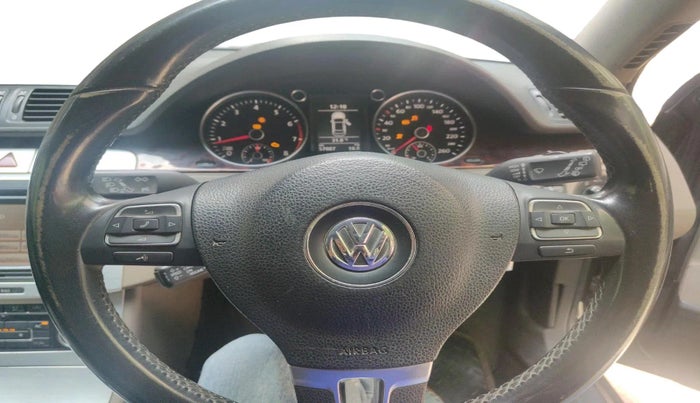 2010 Volkswagen Passat 1.8L TSI, Petrol, Manual, 57,088 km, interior