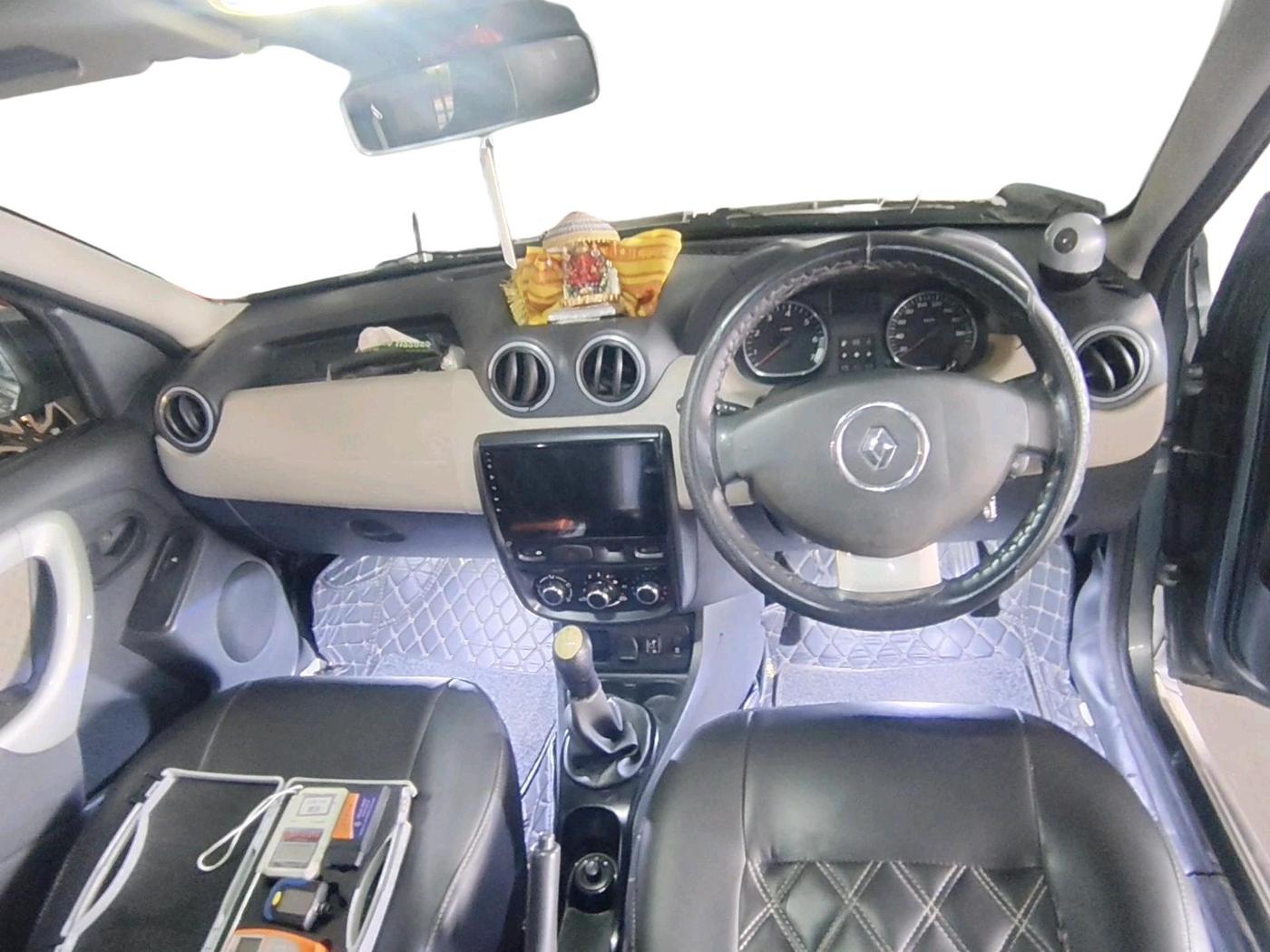 2013 Renault Duster RXL PETROL, Petrol, Manual, 71,464 km, interior