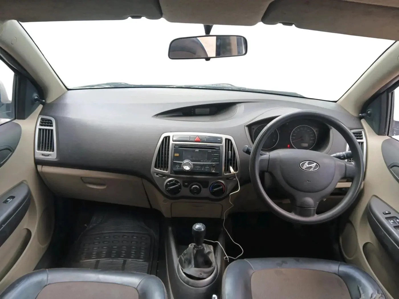 2013 Hyundai i20 MAGNA 1.2, CNG, Manual, 93,437 km, interior