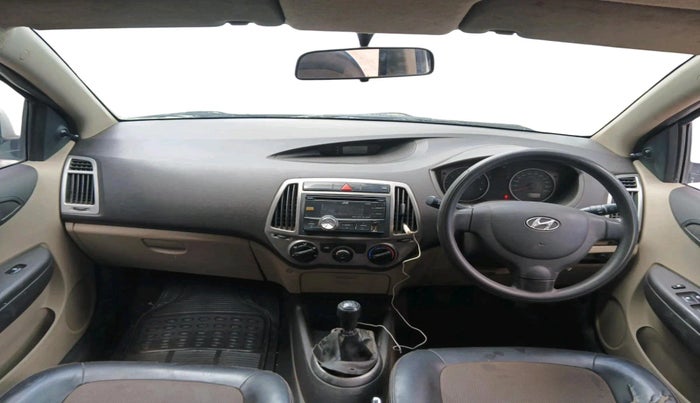 2013 Hyundai i20 MAGNA 1.2, CNG, Manual, 93,437 km, interior
