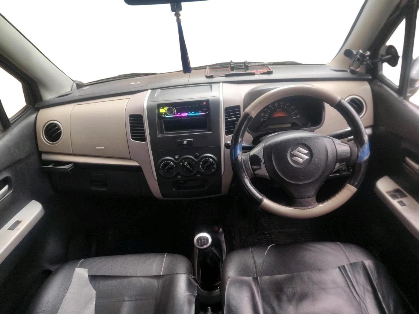 2013 Maruti Wagon R 1.0 LXI CNG, CNG, Manual, 1,11,919 km, interior