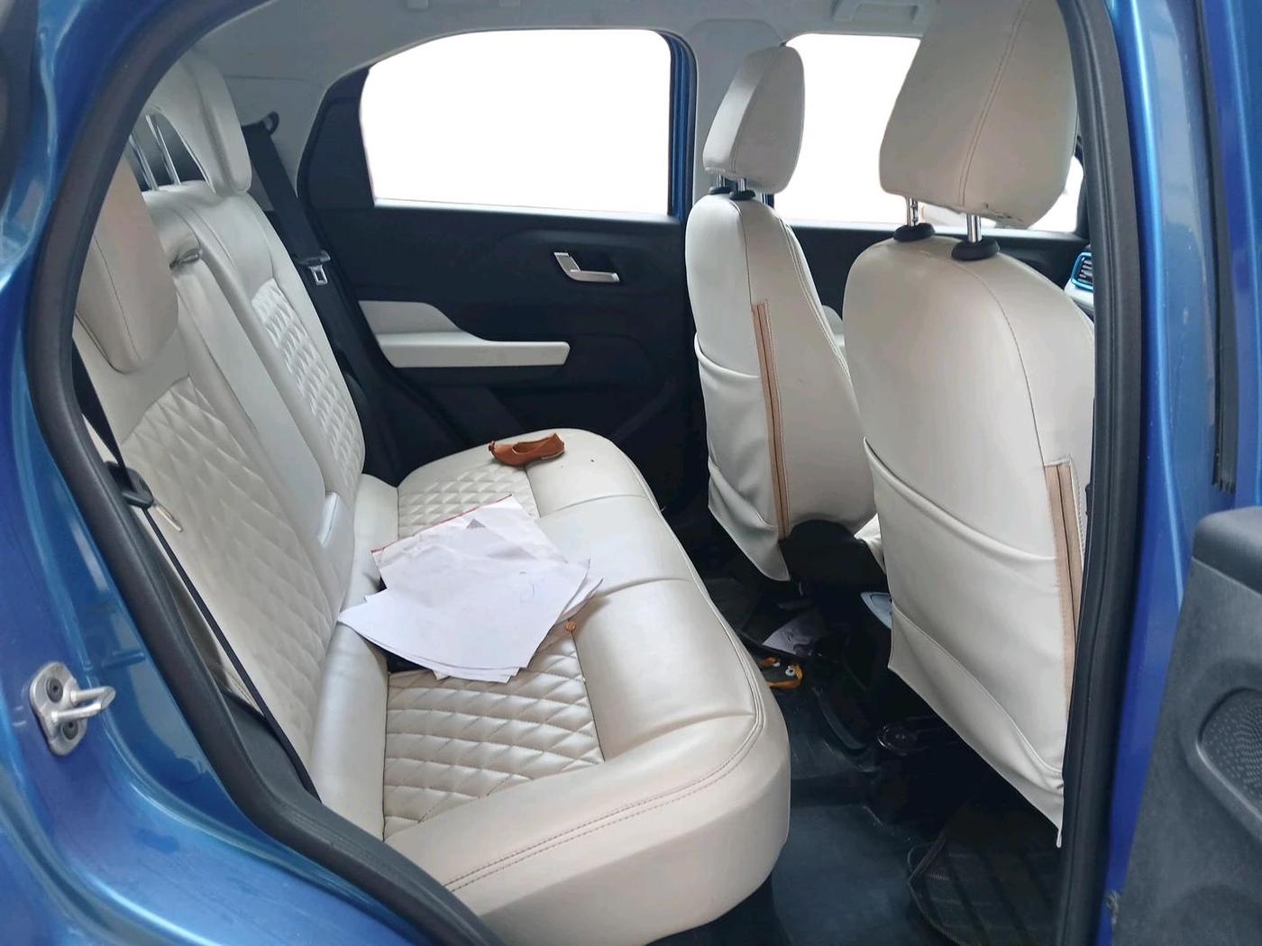 2022 Tata PUNCH CREATIVE  1.2 RTN DUAL TONE, Petrol, Manual, 10,140 km, interior