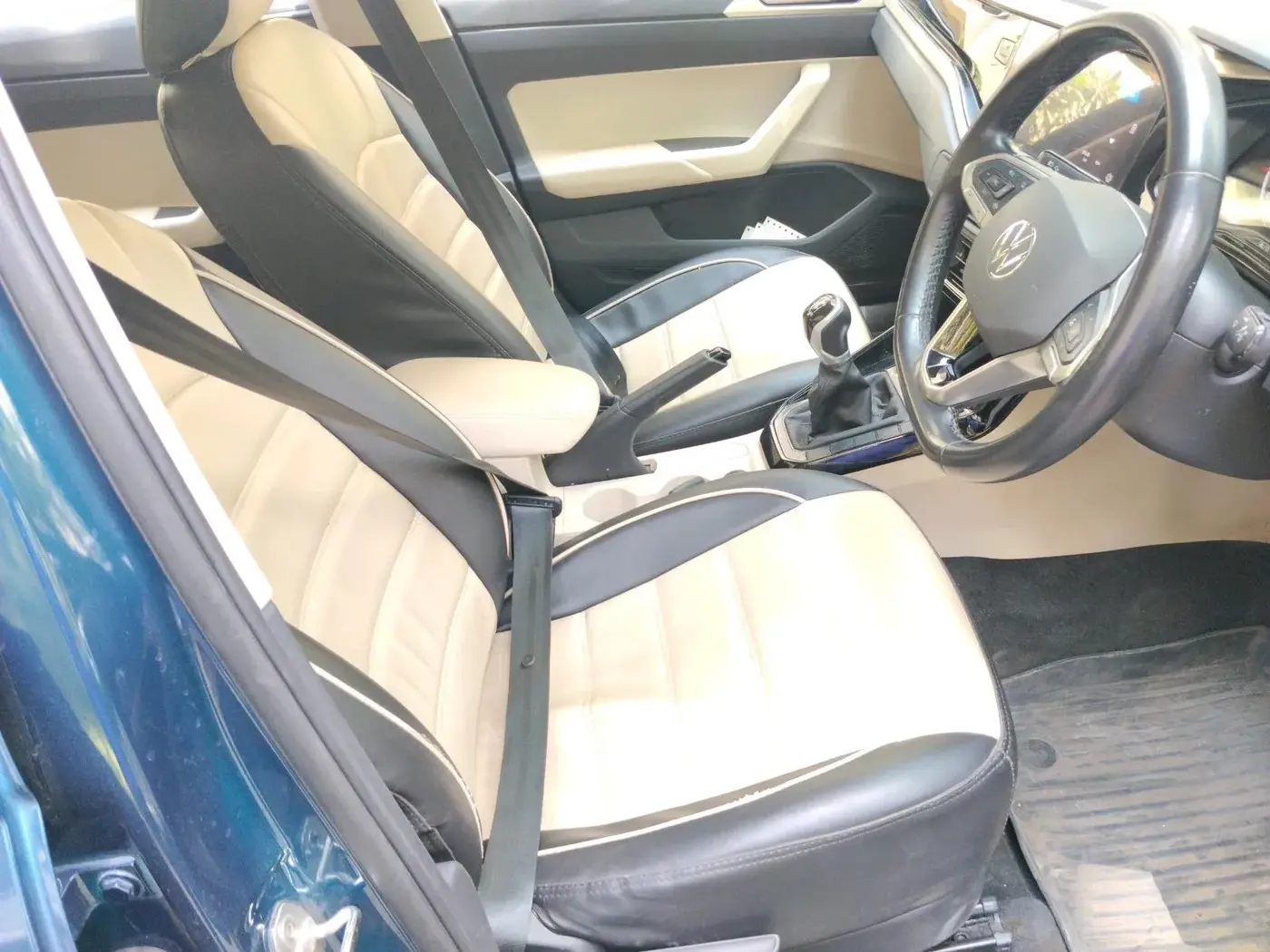 2024 Volkswagen VIRTUS HIGHLINE TSI 1.0 MT, Petrol, Manual, 24,000 km, interior