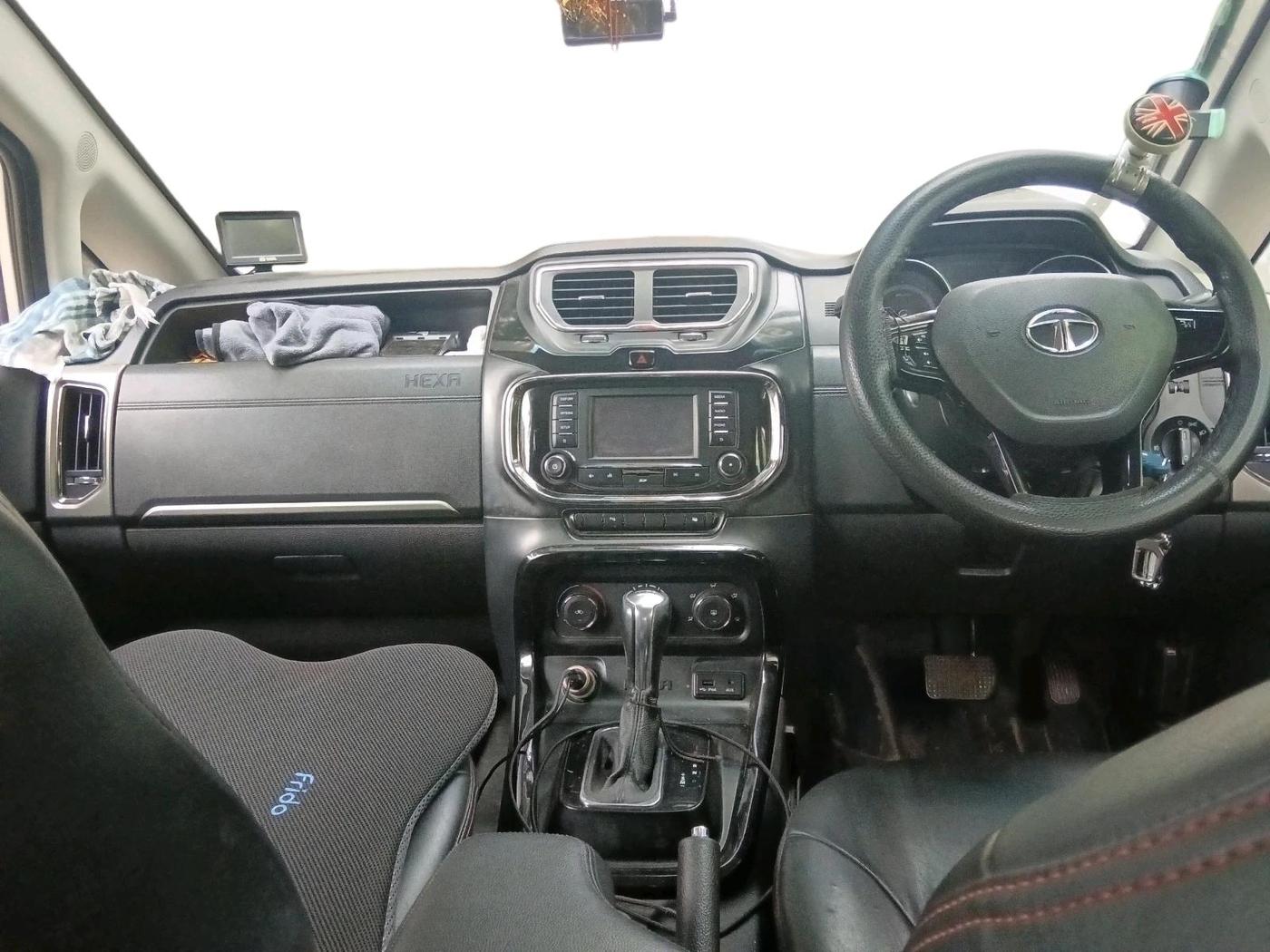 2017 Tata Hexa XMA 4X2 7 STR, Diesel, Automatic, 86,871 km, interior