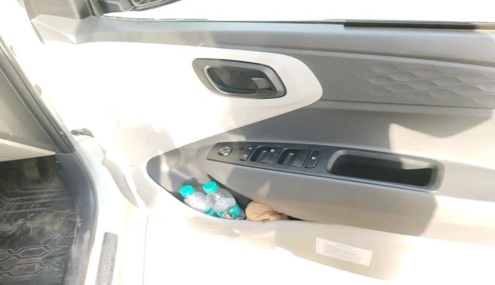 2020 Hyundai AURA S 1.2 CNG, CNG, Manual, 69,130 km, interior