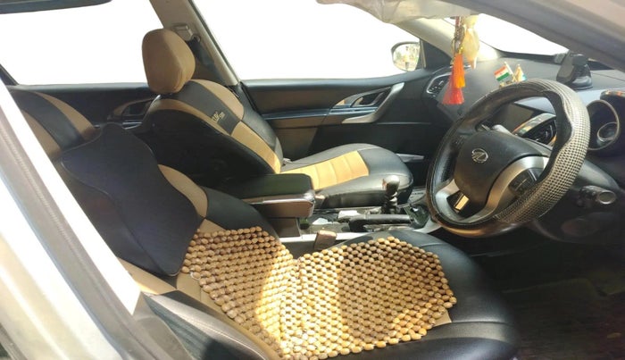 2018 Mahindra XUV500 W9, Diesel, Manual, 95,781 km, interior
