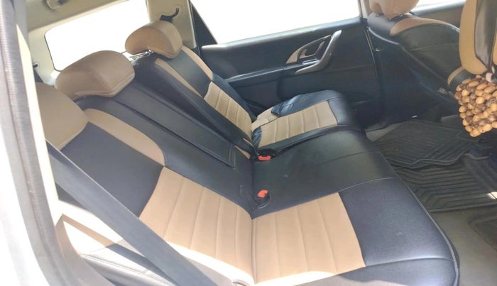 2018 Mahindra XUV500 W9, Diesel, Manual, 95,781 km, interior